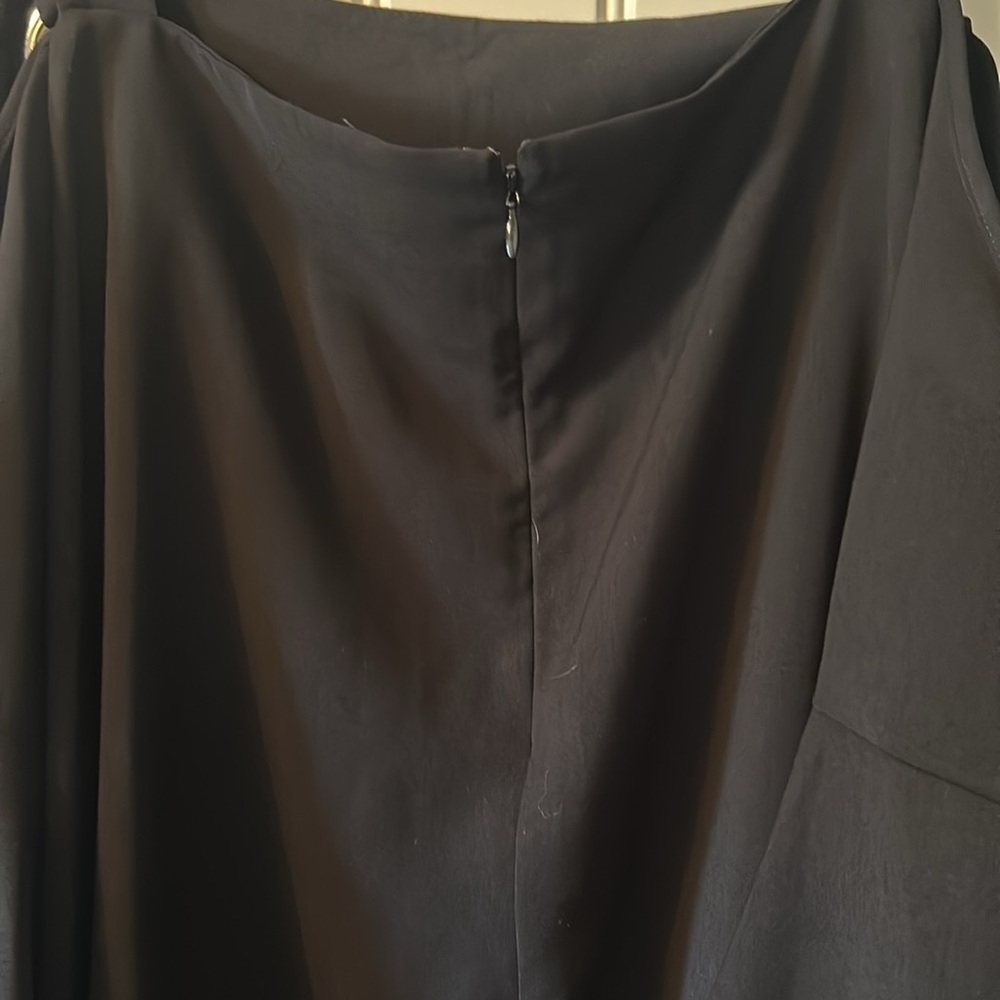 Cold shoulder top - Picture 3 of 3